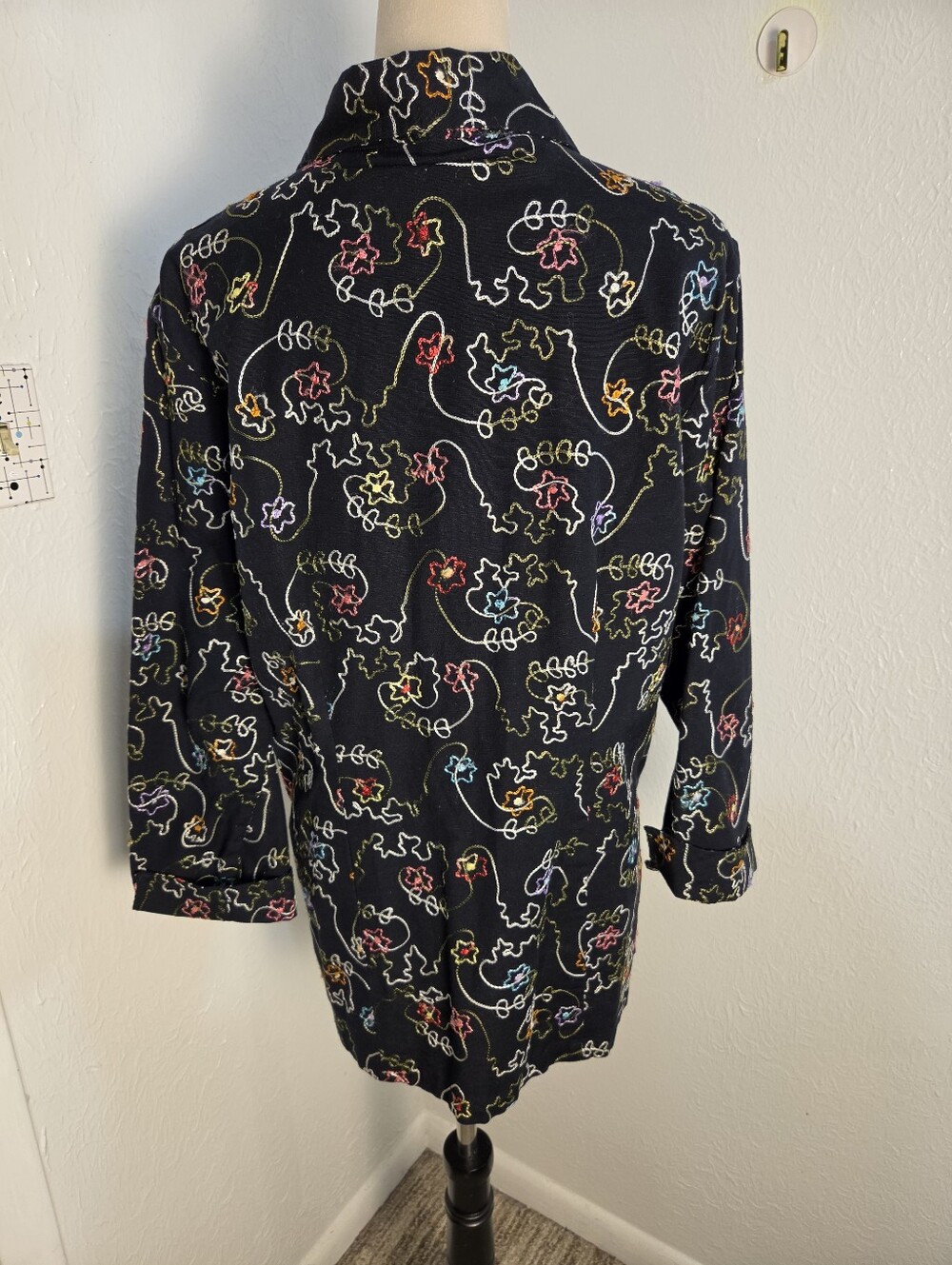 Life Style Vintage Black Linen Buttondown Shirt All-over Embroidery, Size Large - Picture 7 of 10